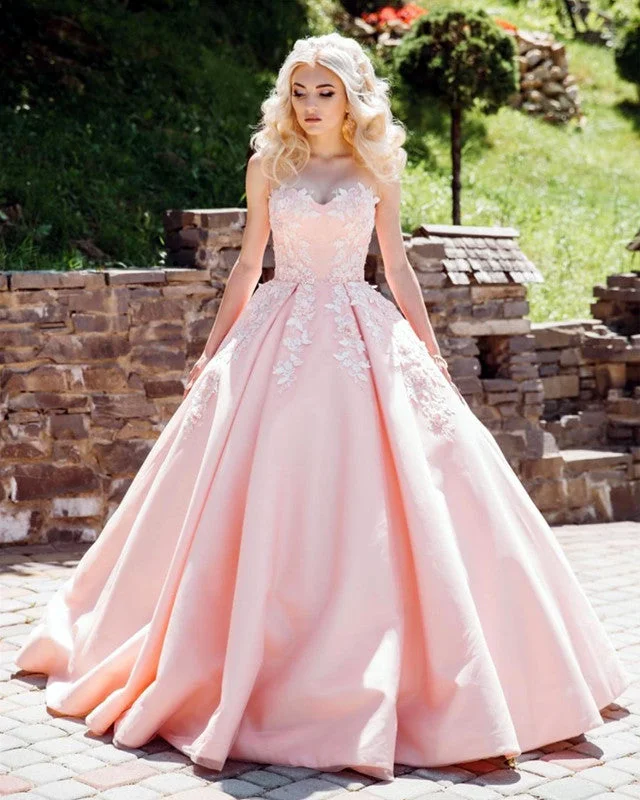 Clearance Sale Quinceanera Dresses Lace Appliques Sweetheart Ball Gown