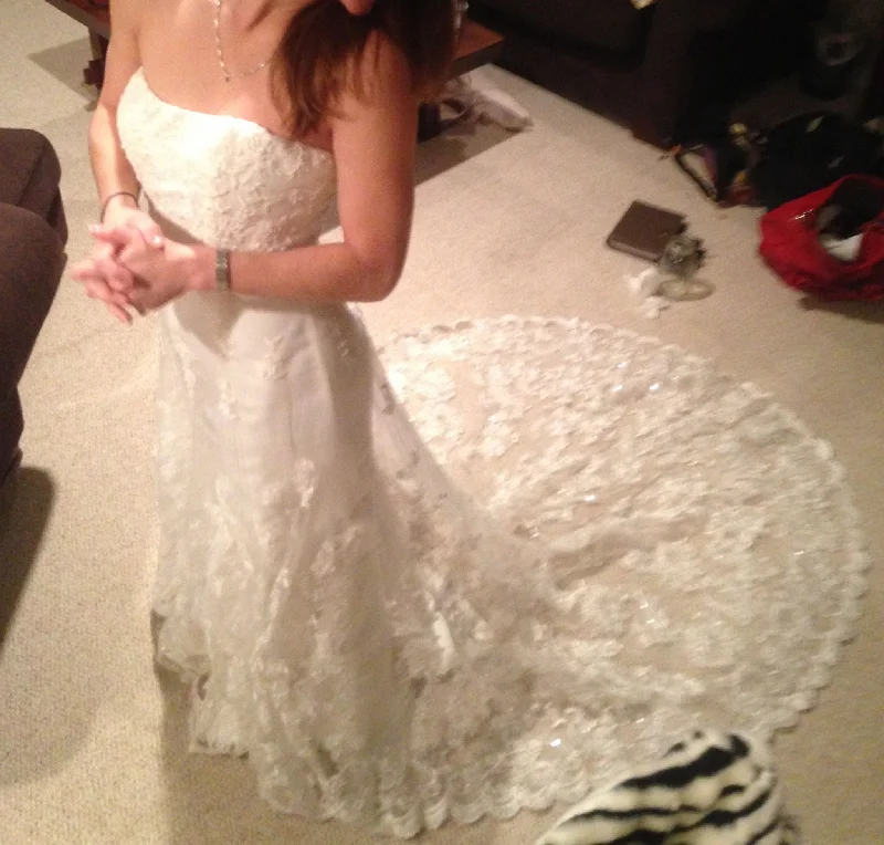 Hurry In Alfred Angelo 1816