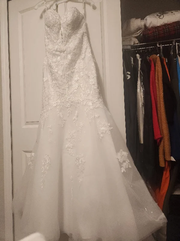 Price Drop David's Bridal LACE APPLIQ MERMAID