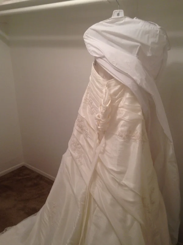 Sneak Peek Sale Alfred Angelo 2082W