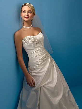 Act Now Alfred Angelo 2104