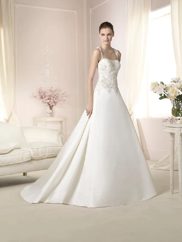 Sale Event Pronovias Datomir