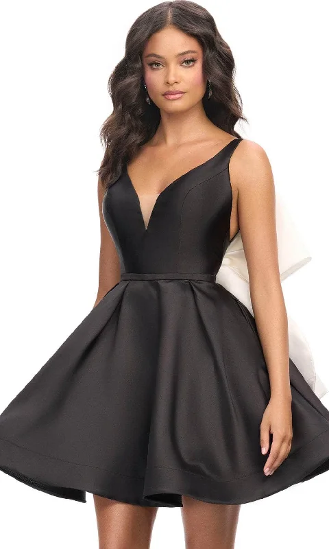 Can't Be Beat Ashley Lauren 4781 - Back Bow Sleeveless Cocktail Dress