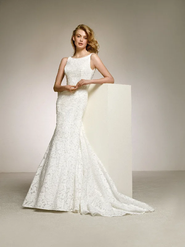 YEAR-End Clearance Pronovias Debut