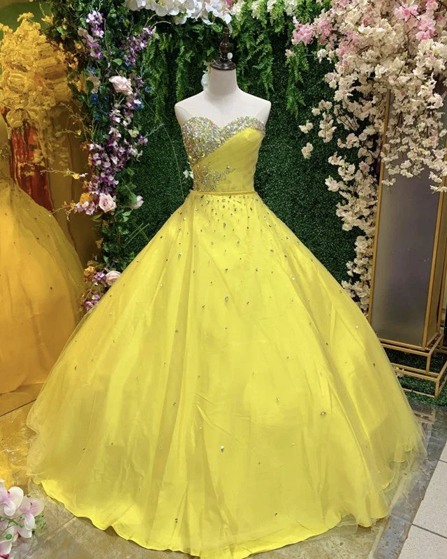 Friends and Family Sale Crystal Beaded Sweetheart Quinceanera Dresses Ball Gown