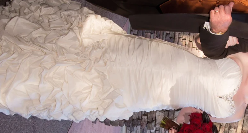 Super Bargain Alfred Angelo 2117 /SLIP INCLUDED