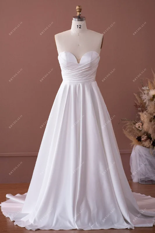 Special Discount Timeless Pleated Sweetheart Neck A-line Wedding Dress with Pockets