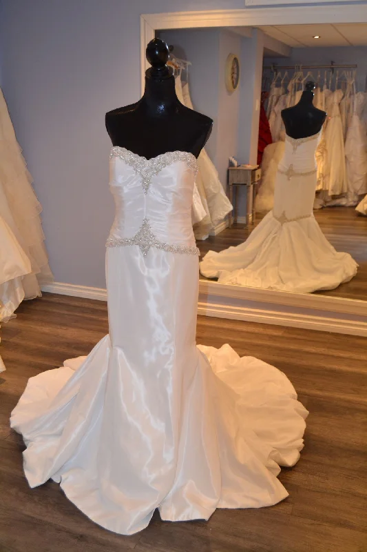 Midnight Madness Alfred Angelo 2025
