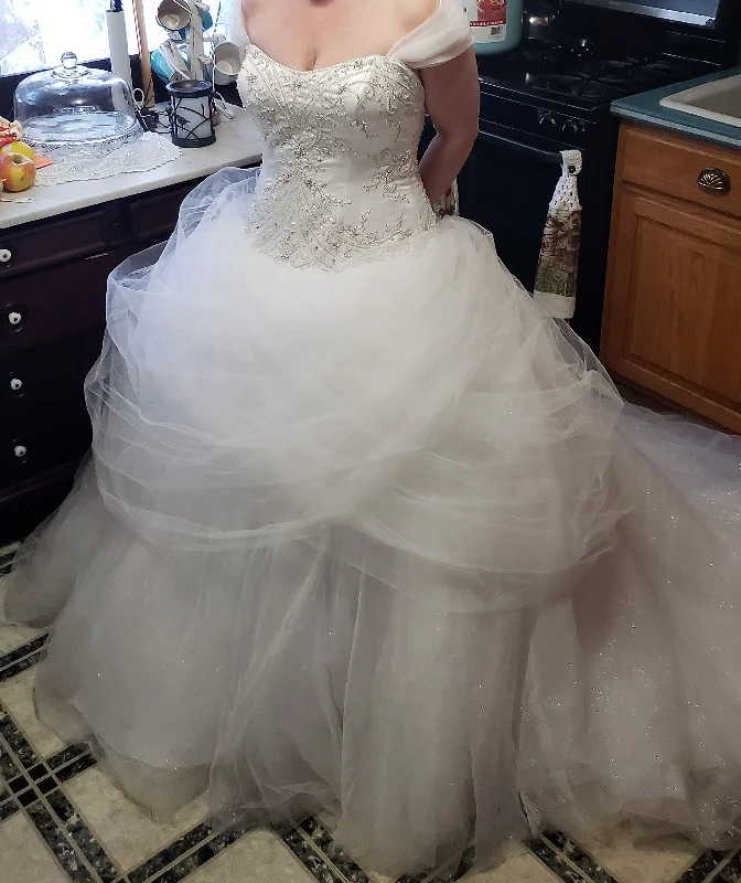 Take Advantage Alfred Angelo 2014 Belle Disney Wedding Dress Style 206