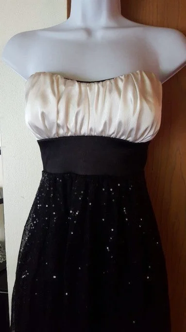Special Discount Other Black and White Sequin Bubble Dress Size 5
