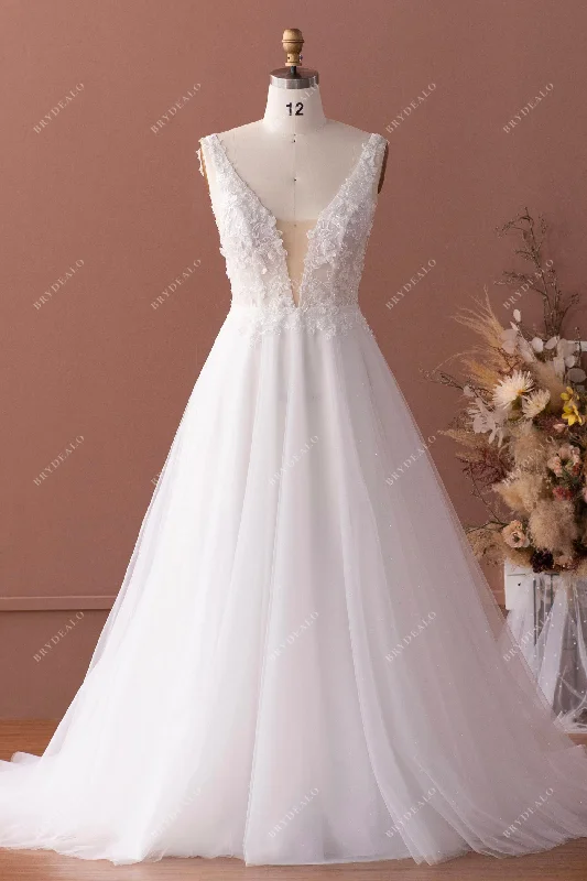 Hot Deal 3D Flower Lace Plunging Shimmery Tulle Wedding Dress