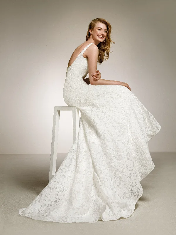 Quick Sale Pronovias Debut