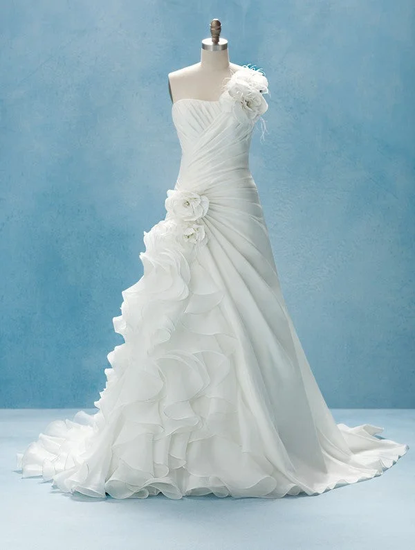 Reduced Prices Alfred Angelo 210