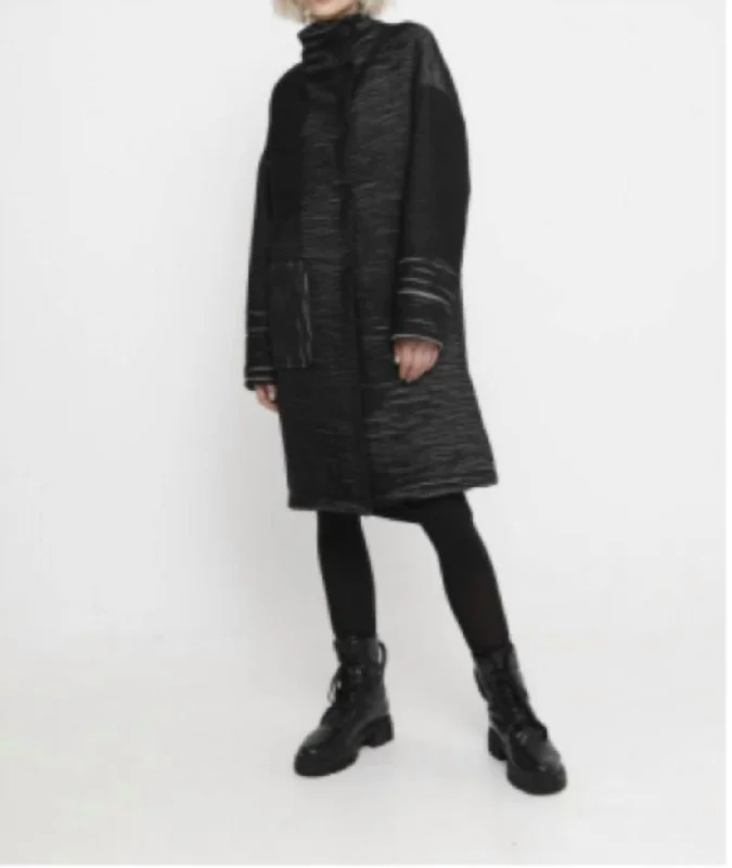 Value Deals Lined Up Coat In Black