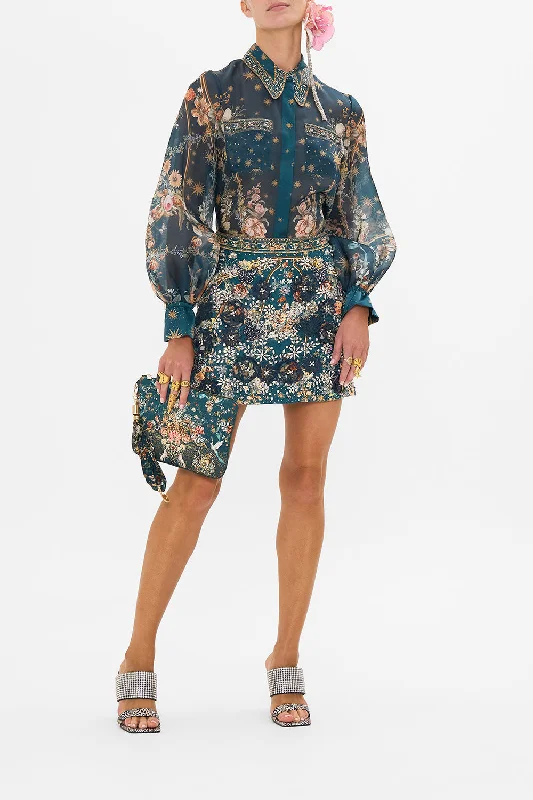 Price Cut CURVED COLLAR BLOUSE WITH POCKETS SHE WHO WEARS THE CROWN