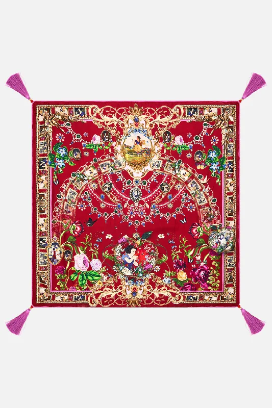 Unmissable Offer LARGE SQUARE CUSHION JUST ONE BITE SNOW WHITE
