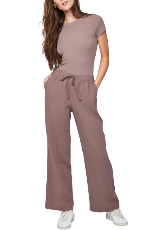 Deal Dash Alta Pants In Brown