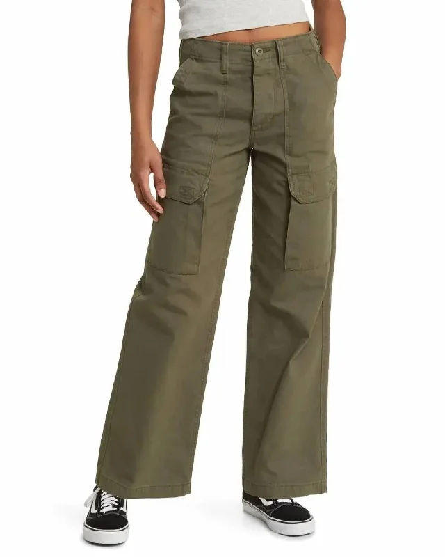 Take Advantage Arroyo Wide Leg Cargo Pants In Grape Leaf