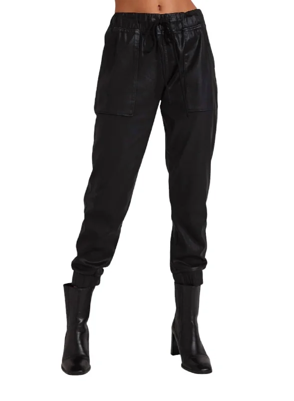 Deep Discounts Chelsea Pocket Jogger In Black